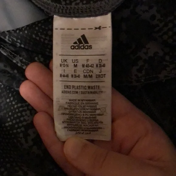 Women's Adidas medium leggings - Picture 3 of 3